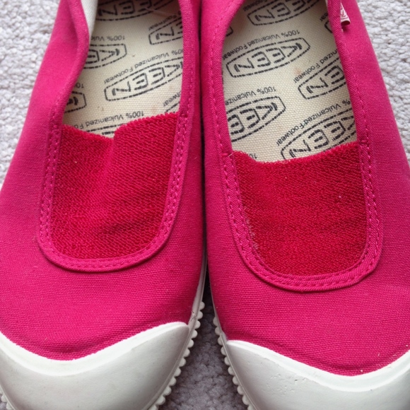 Keen Canvas Slip ons- Like New - Picture 6 of 6